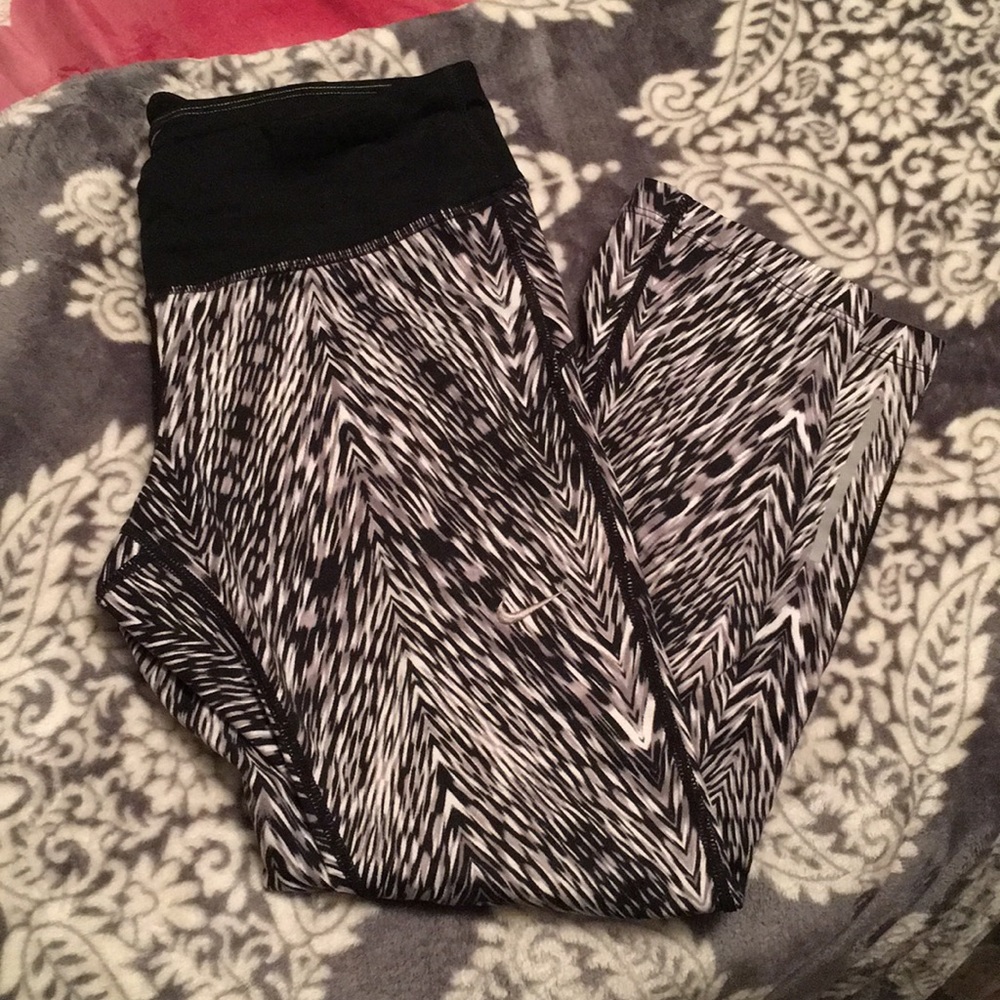 Nike cropped leggings